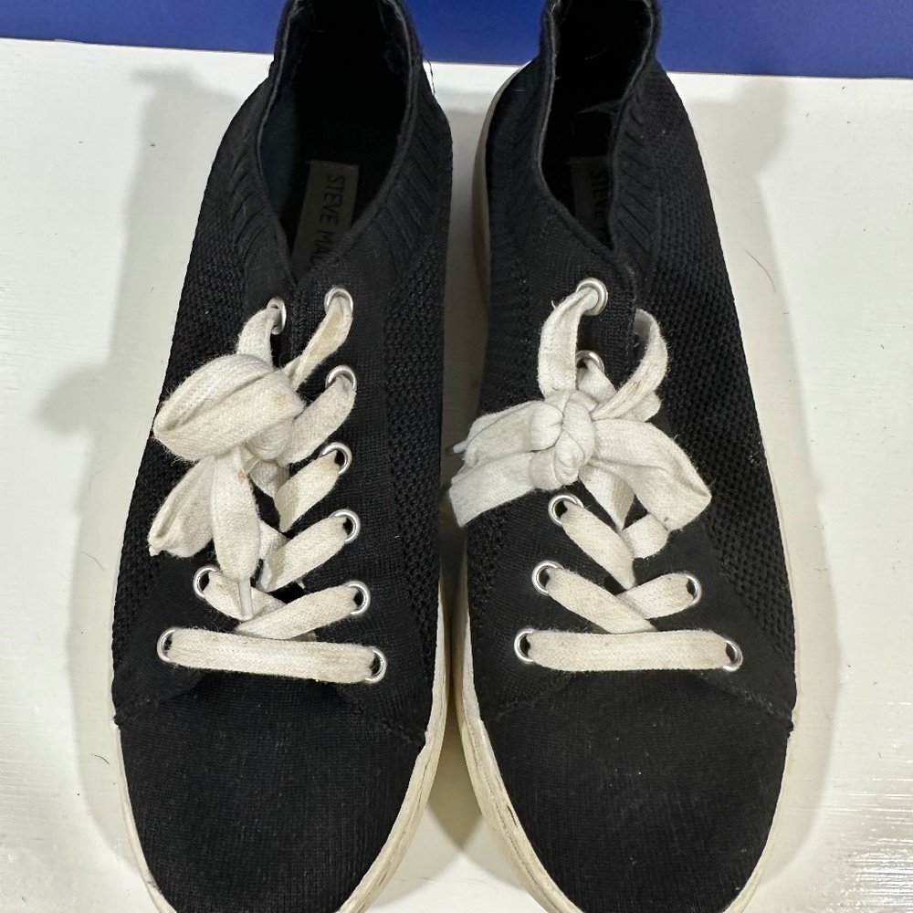 Steve madden tennis shoe